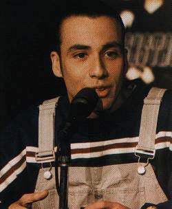 howie12.jpg (19825 bytes)