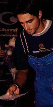 kevin20.jpg (35445 bytes)