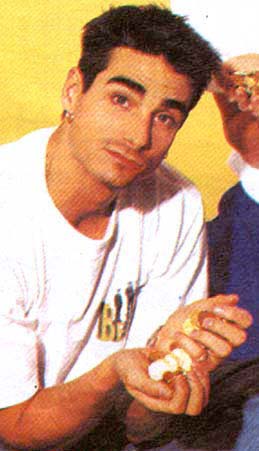 kevin22.jpg (27772 bytes)