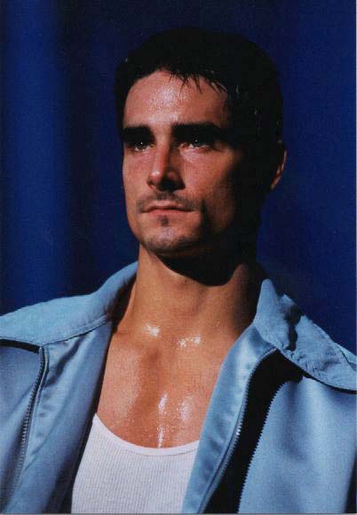 kevin29.jpg (31712 bytes)