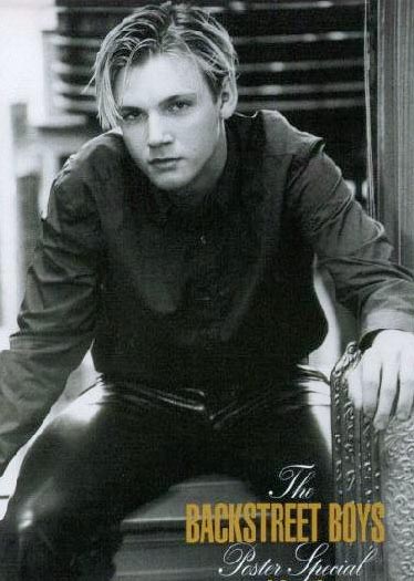 nick32.jpg (46640 bytes)